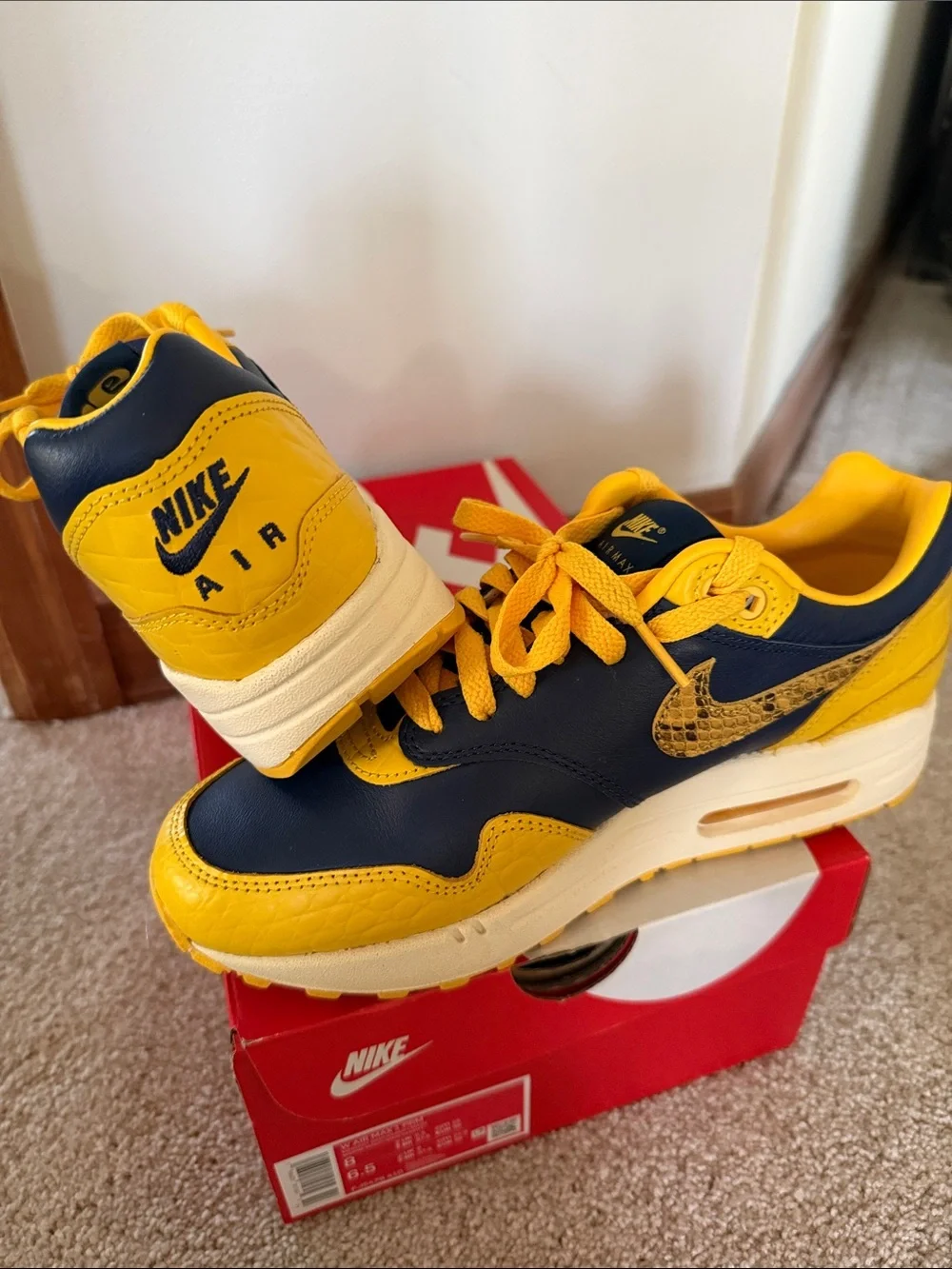 Nike Air Max 1 PRM  CO.JP Michigan Head to Head (Women's) size 8